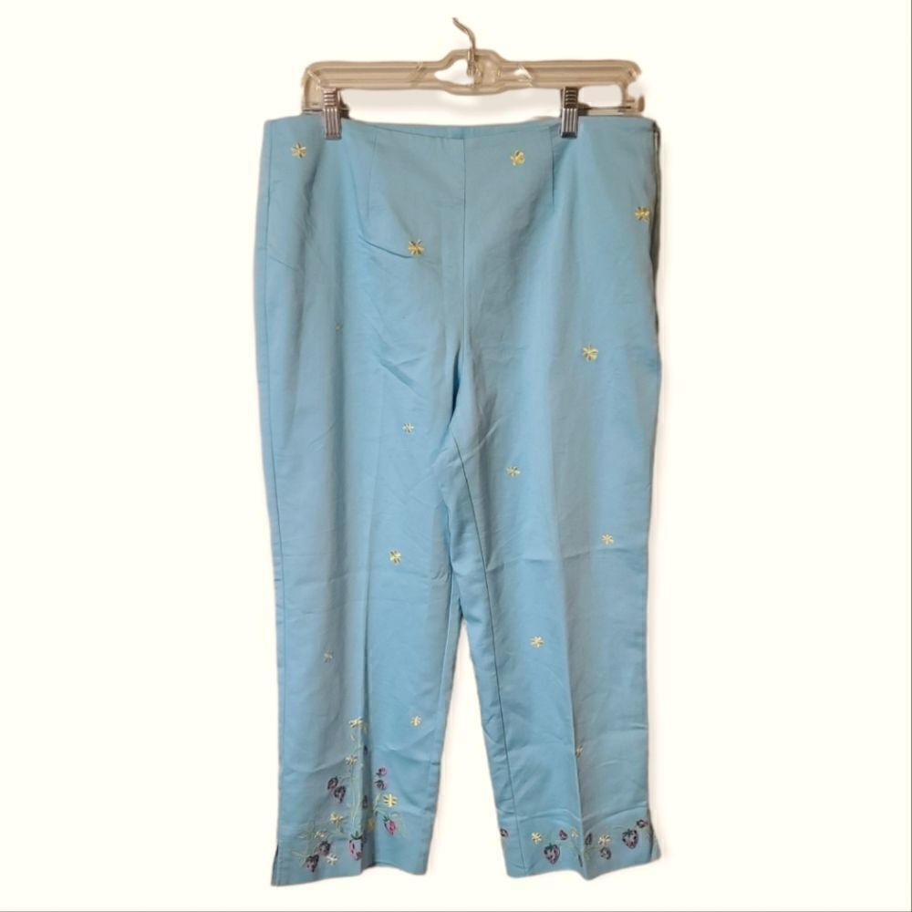 Requirements Embroided Blue Strwberry Capris Size 14